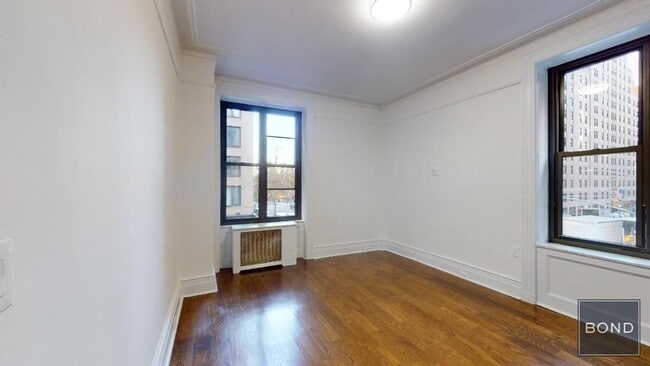 Building Photo - 200 W 58th St