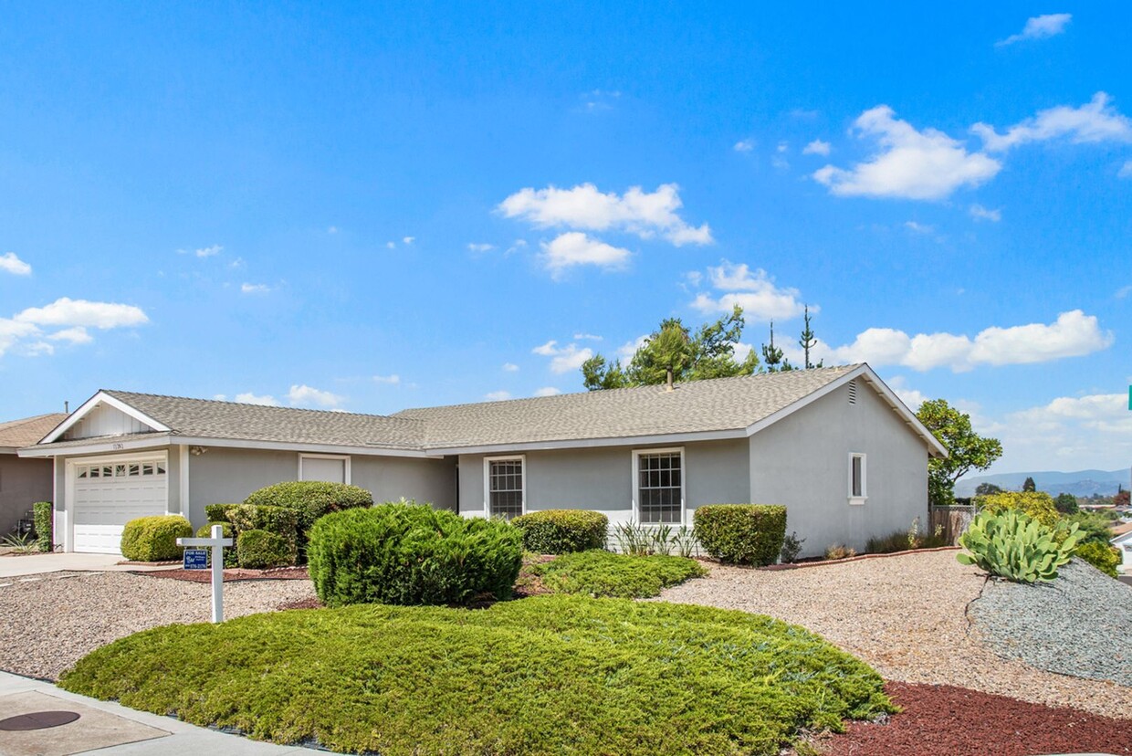 Foto principal - Single Family home in Rancho Bernardo 55+