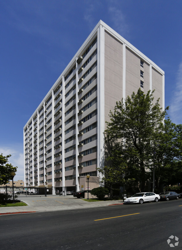 Building Photo - Vista Towers