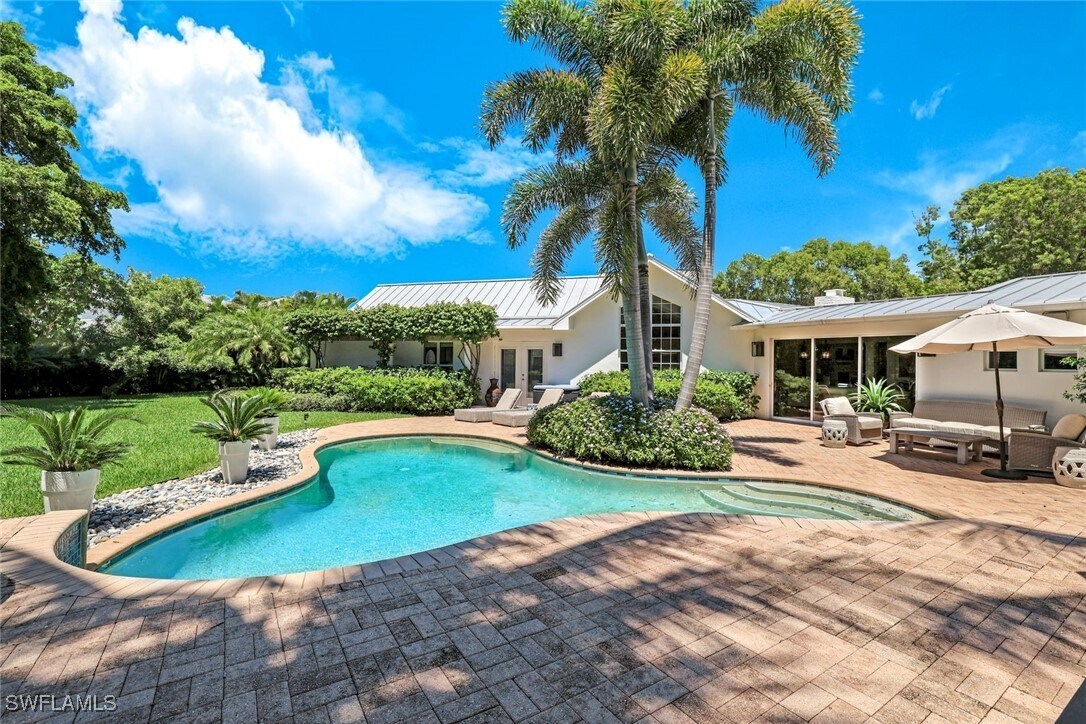 Foto principal - 642 6th Ave N