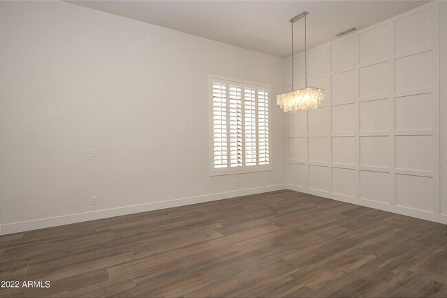 Foto del edificio - 22420 N 48th St
