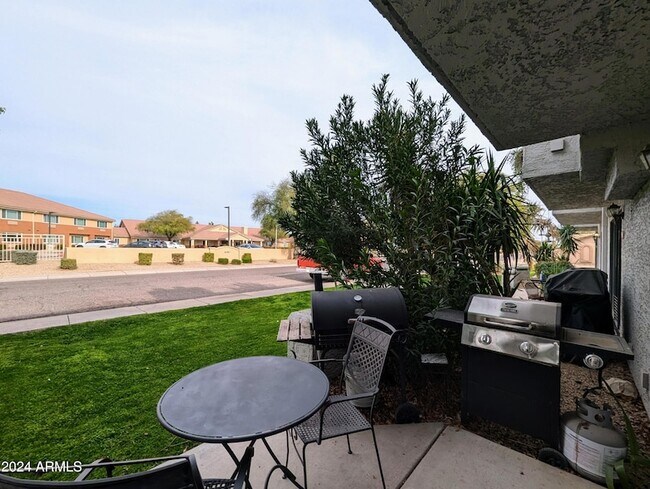 Foto del edificio - 18239 N 40th St