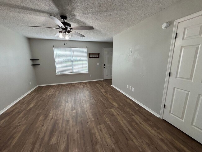 Foto del edificio - 3301 SW Victoria Pl