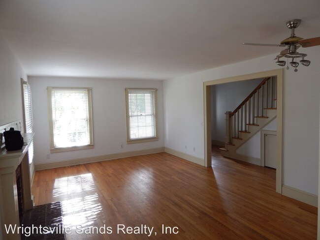Building Photo - 2 br, 2.5 bath House - 525 S. Front Street