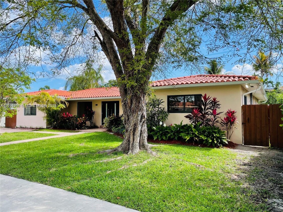 Foto principal - 21235 NE 19th Ct