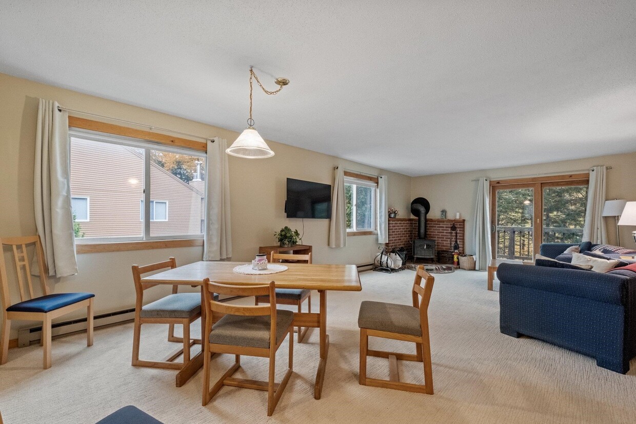 Foto principal - 10 Notchview Ln