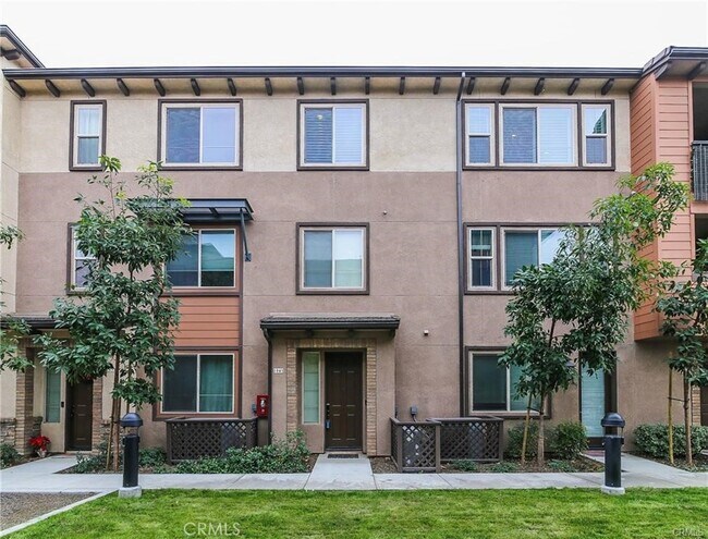 Foto del edificio - 1041 Mandarin Pl