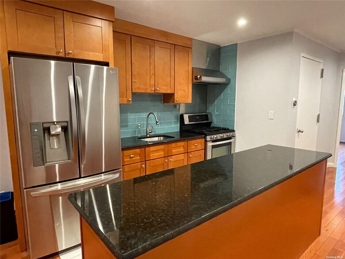 Foto principal - 1425-25 Greene Ave
