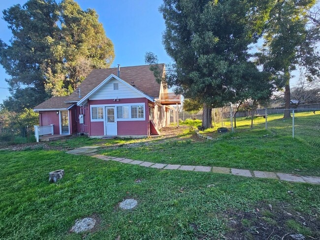 Building Photo - Lakeport rental