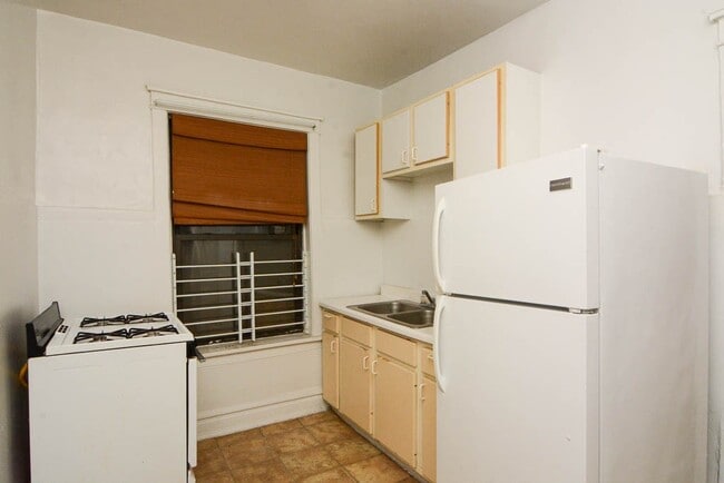 Foto del edificio - 2516 N Kedzie Blvd