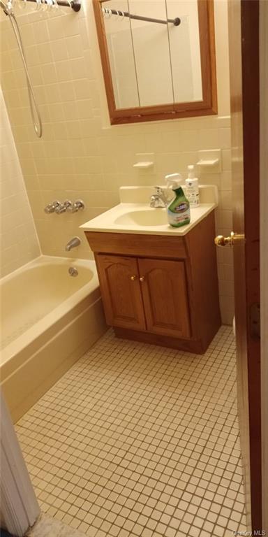 Foto del edificio - 3422 Bruner Ave