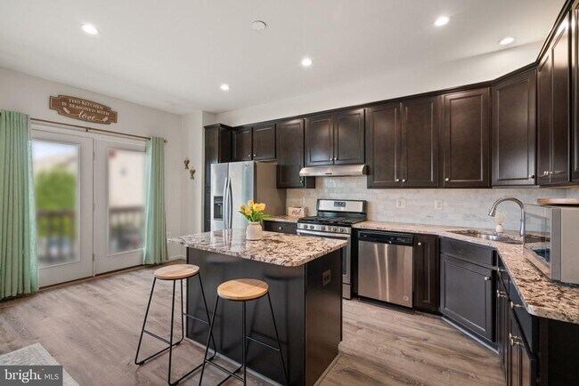 Foto del edificio - 15981 Marsh Pl