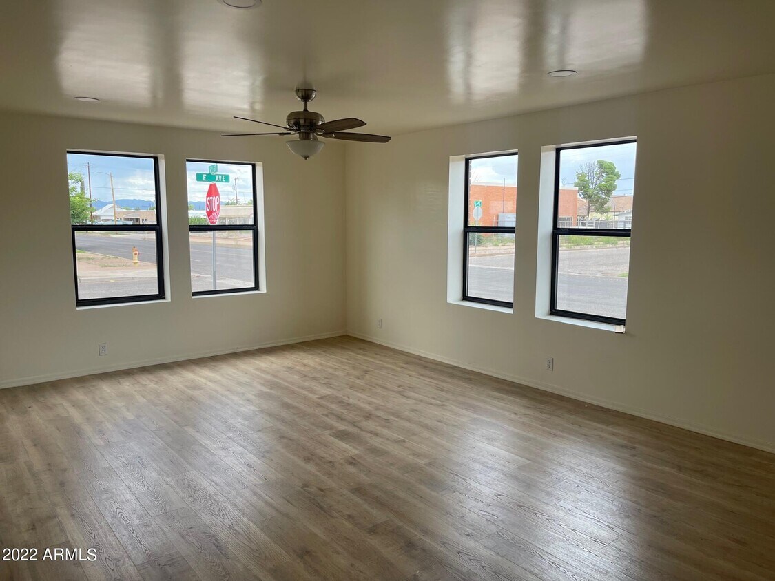 Foto principal - 1145 A Ave