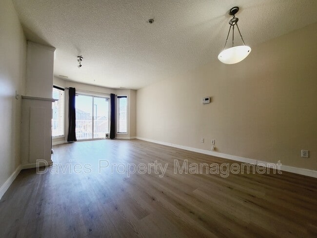 Building Photo - 4312-4139 139 Ave NW