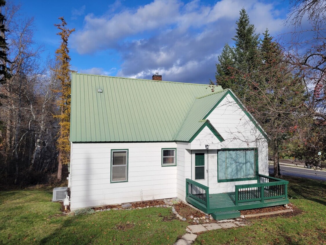 Primary Photo - Whitefish 4 bedroom Unfurnished Home