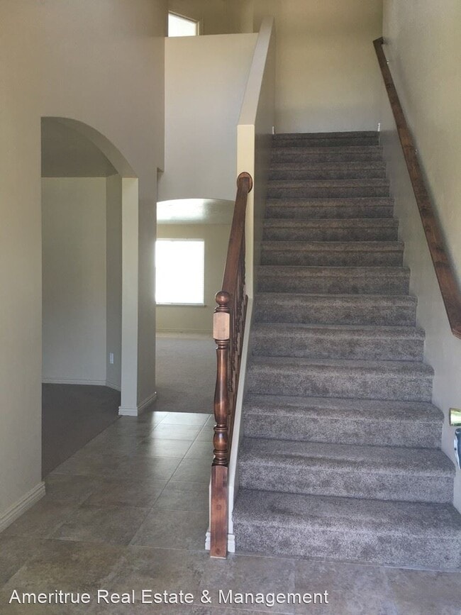Building Photo - 5 br, 3 bath House - 171 E 1170 S