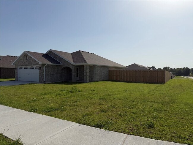 Foto del edificio - 3708 N Wiley Dr