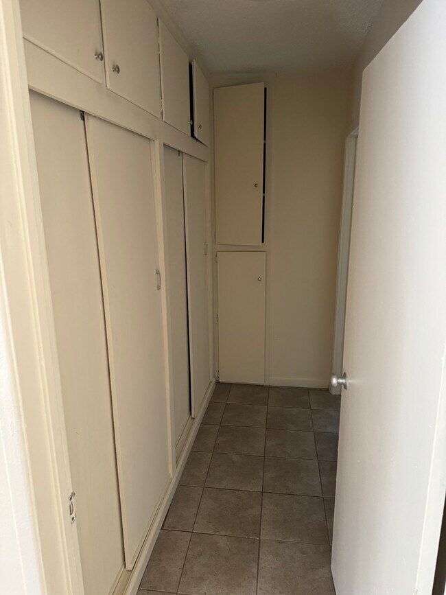 Foto del edificio - 1529 W 84th Pl