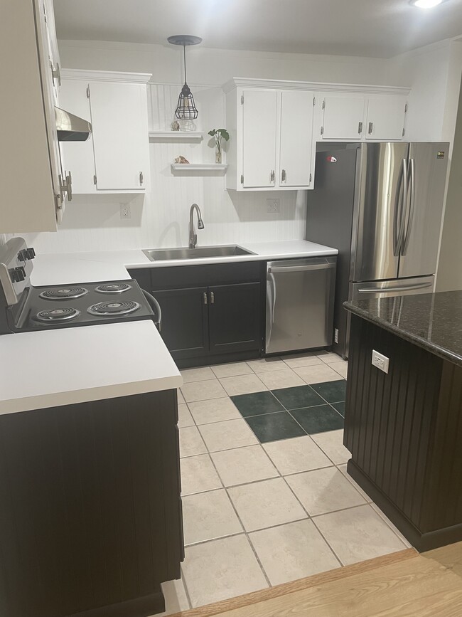 Kitchen - 2310 Racine Dr
