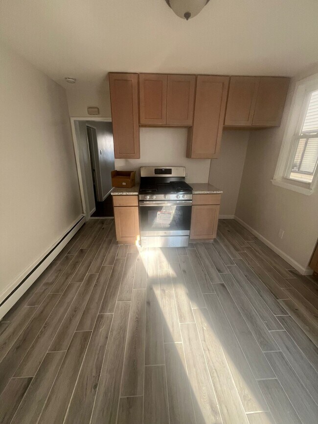 Building Photo - 84 Highland Ave
