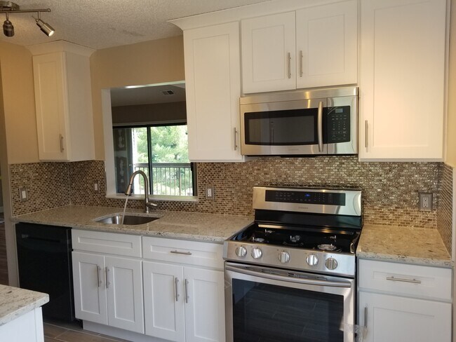 Foto del edificio - 3016 Lighthouse Ln