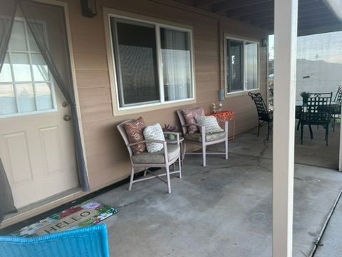 Building Photo - 250 Liholiho St