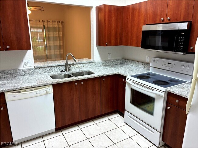 Foto del edificio - 1032 SE 11th St