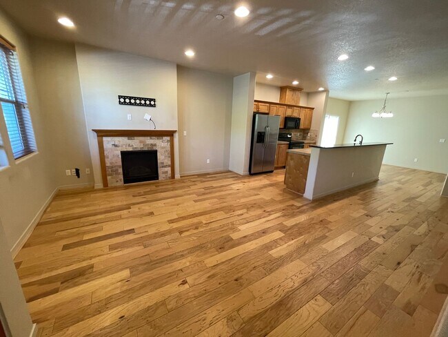 Foto del edificio - $200 off the first month's rent. Lovely Ne...