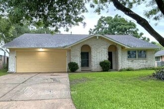Building Photo - 2104 Yorktown Ct S