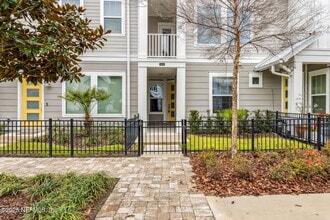 Building Photo - 11484 Gully Ct