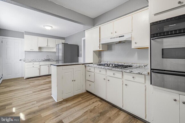 Foto del edificio - 535 Cedar Ln