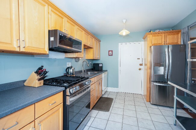 Foto del edificio - 1064 Beacon St