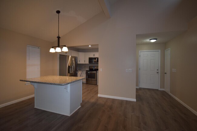 Building Photo - 2328 Oakwood St