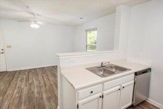 Interior Photo - Meadowbrook Luxury Apartments