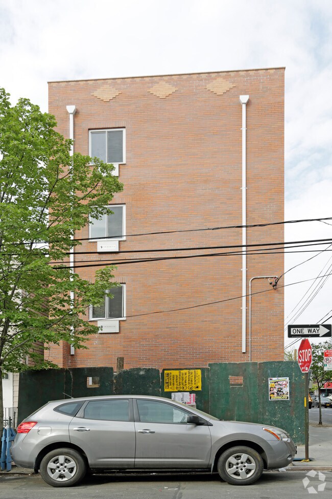 Building Photo - 96-16 38th Ave