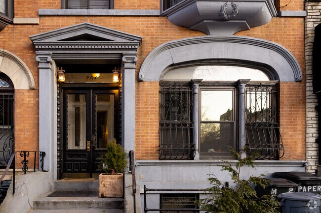Building Photo - 361 6th Ave