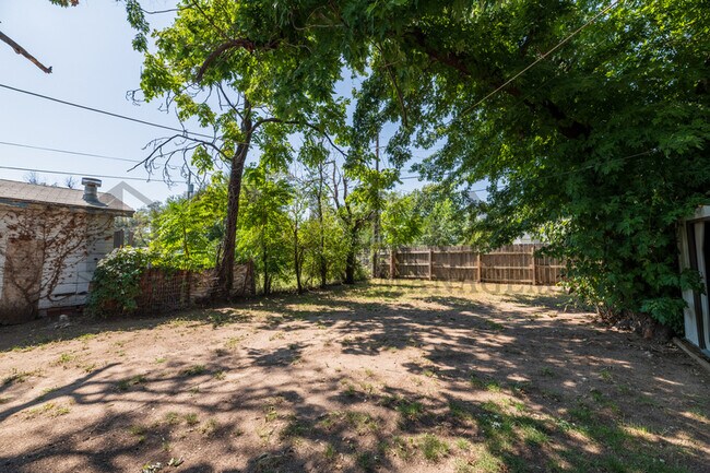 Foto del edificio - 617 N Clara St