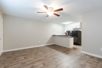 Building Photo - Crestview Huntington