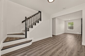 Building Photo - 10011 Pine Pass Dr