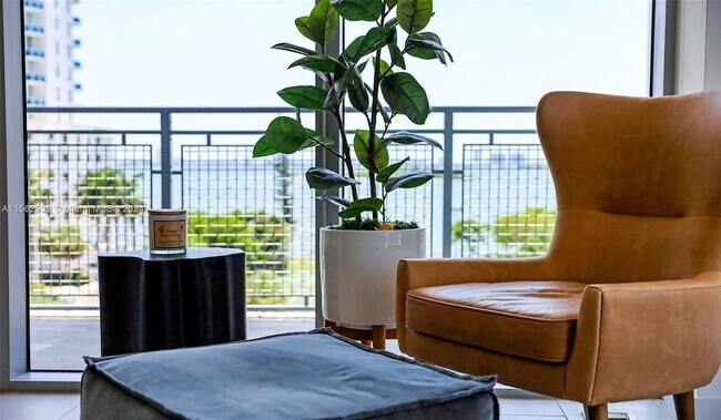 Foto del edificio - 2150 N Bayshore Drive Unit 502
