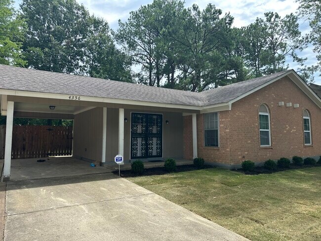 Foto del edificio - 4356 Deergrove - Available Now!
