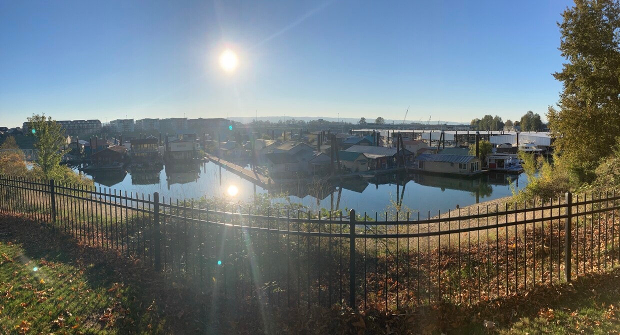 Island Cove Marina - 11618 N Island Cove Ln (Portland, OR)