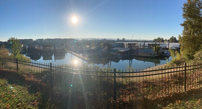 Island Cove Marina - 11618 N Island Cove Ln House