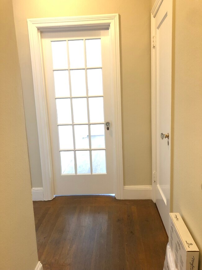 Foto del edificio - 1355 Willard St