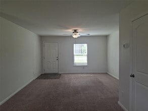 Building Photo - 405 Riverdale Dr