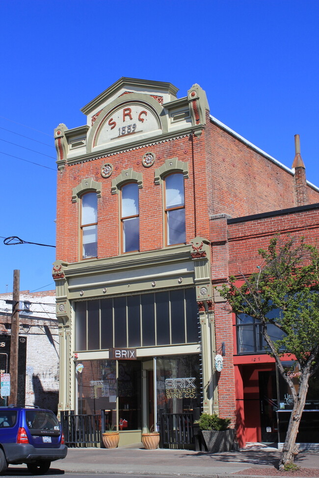 Building Photo - 109 W 3rd Ave