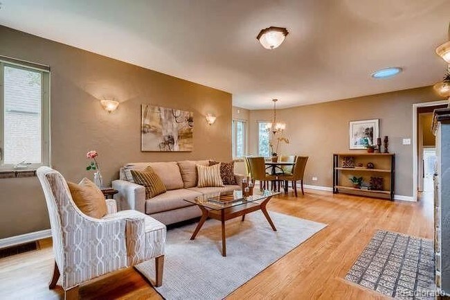 Foto del edificio - Live in the heart of coveted Bonnie Brae.