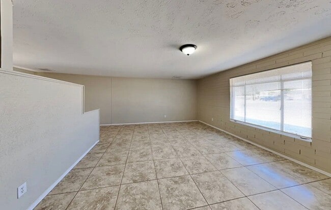 Building Photo - 5616 West Campbell Ave