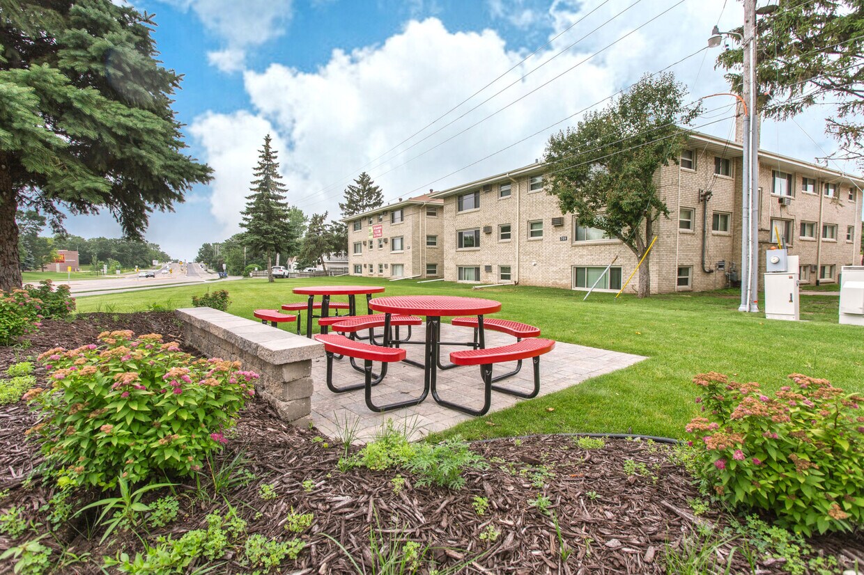 2M Apartments Saint Paul, MN