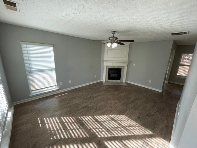 Foto del edificio - 5524 Somer Mill Rd